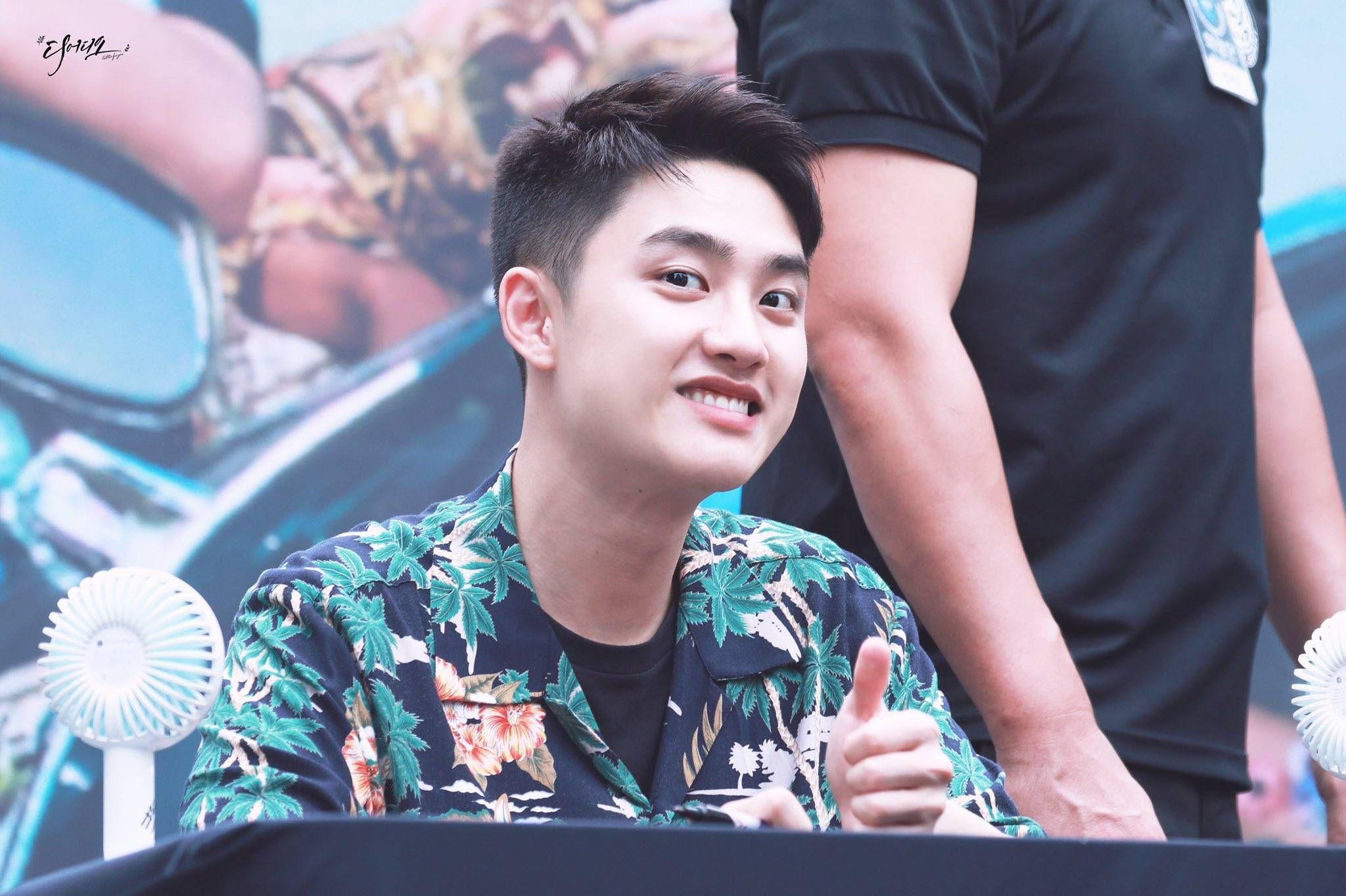 茶蛋(exo)有哪些好看的打歌服/演唱会/mv服装? - 知乎