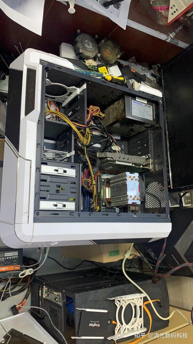 今天卖朋友一台洋垃圾电脑,这配置卖3000我都觉得亏,我没坑人!