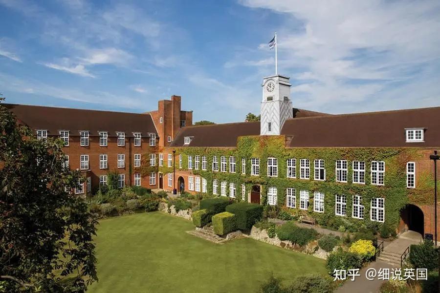 伦敦行政区12萨顿交通枢纽与性价比学区的黄金组合