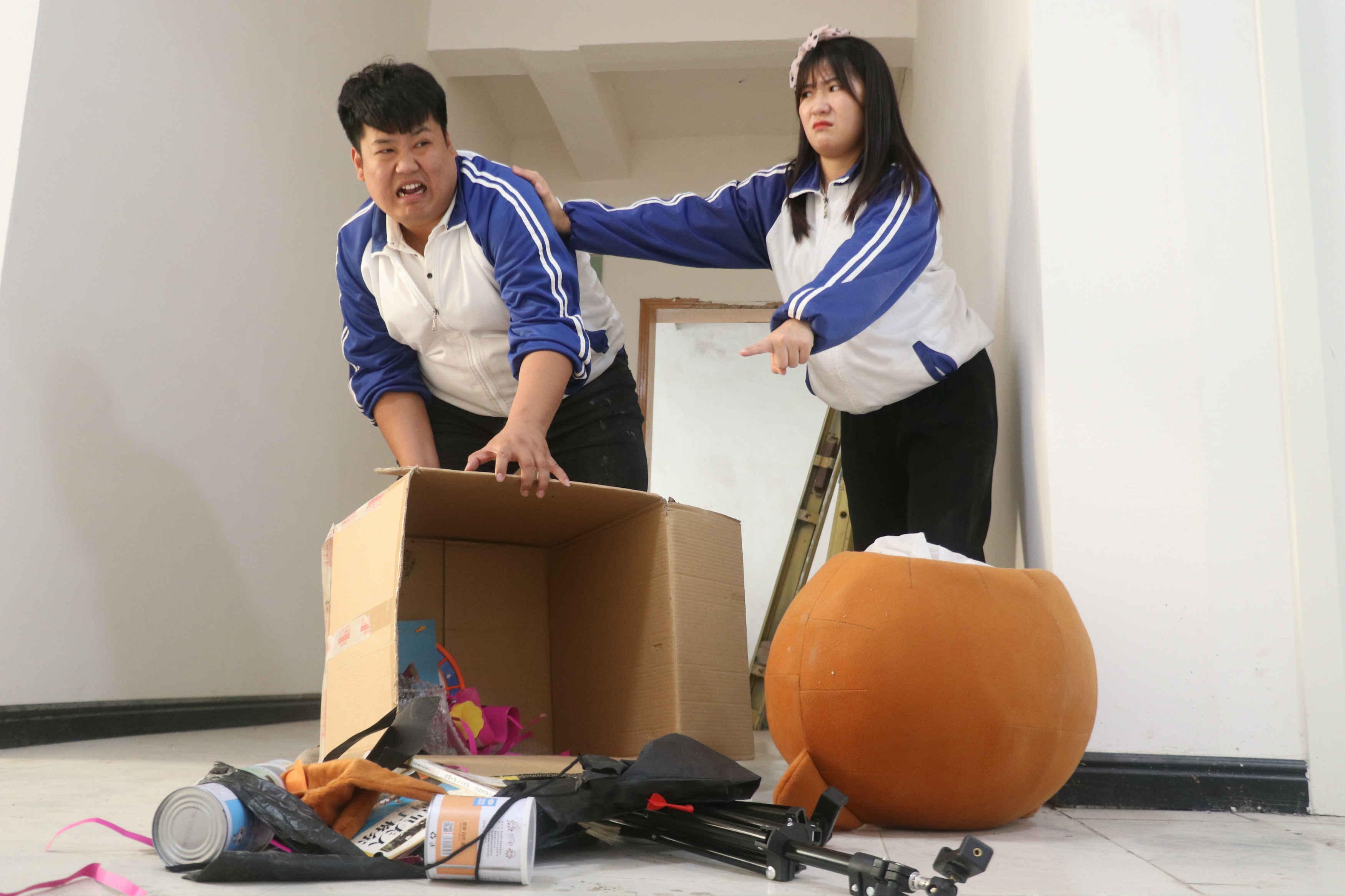 好人卡2吕毛豆尽心尽力帮助同学哪知每次都弄巧成拙真逗