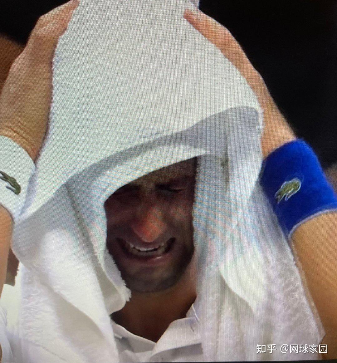 德约科维奇鏖战五盘击败阿尔卡拉斯 第八次加冕温网男单冠军