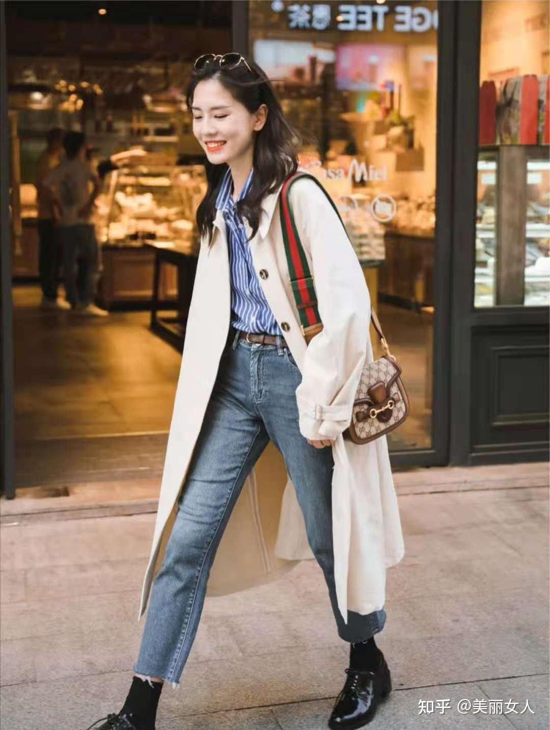 春天风衣里面搭配什么衣服