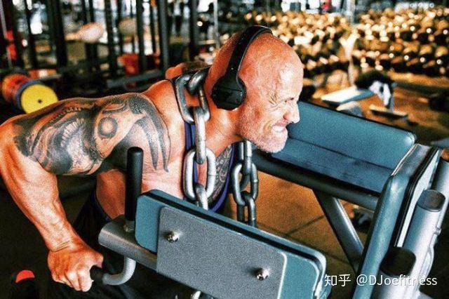 速度与激情里最可爱的两个光头他们这样硬汉训练饮食大不同