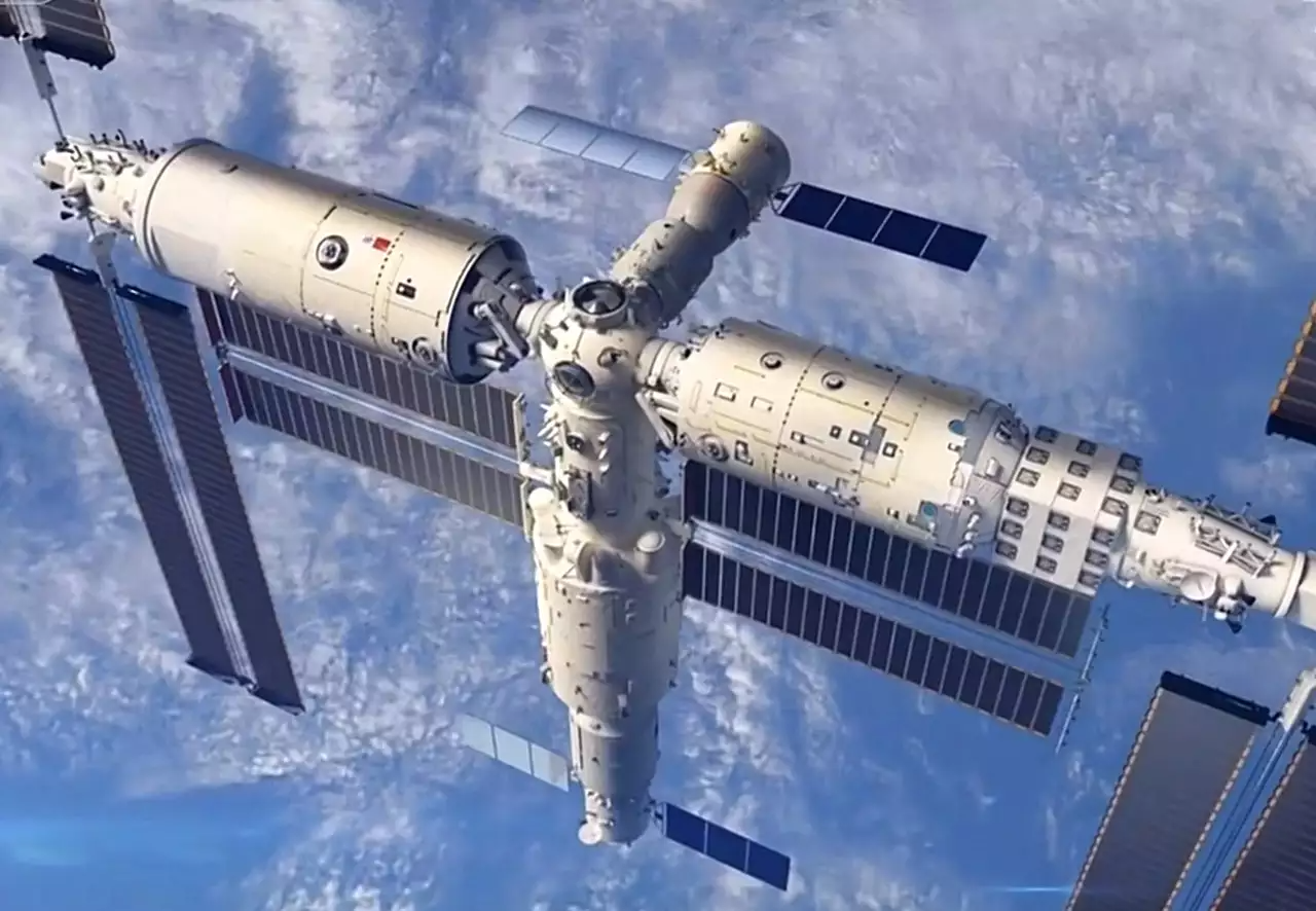 "梦天"实验舱成功发射并与天宫空间站交会对接之后,测控人员用了两天