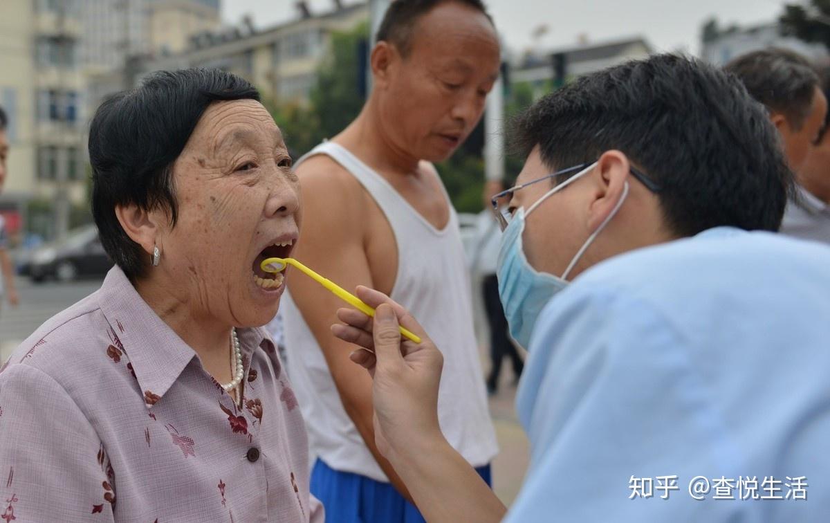 舌苔到底需不需要定期刷医生别再干傻事了