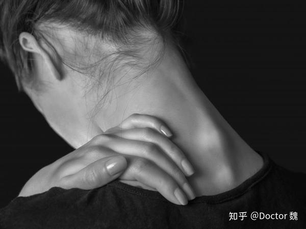 脖子疼痛警惕可能是患了亚急性甲状腺炎