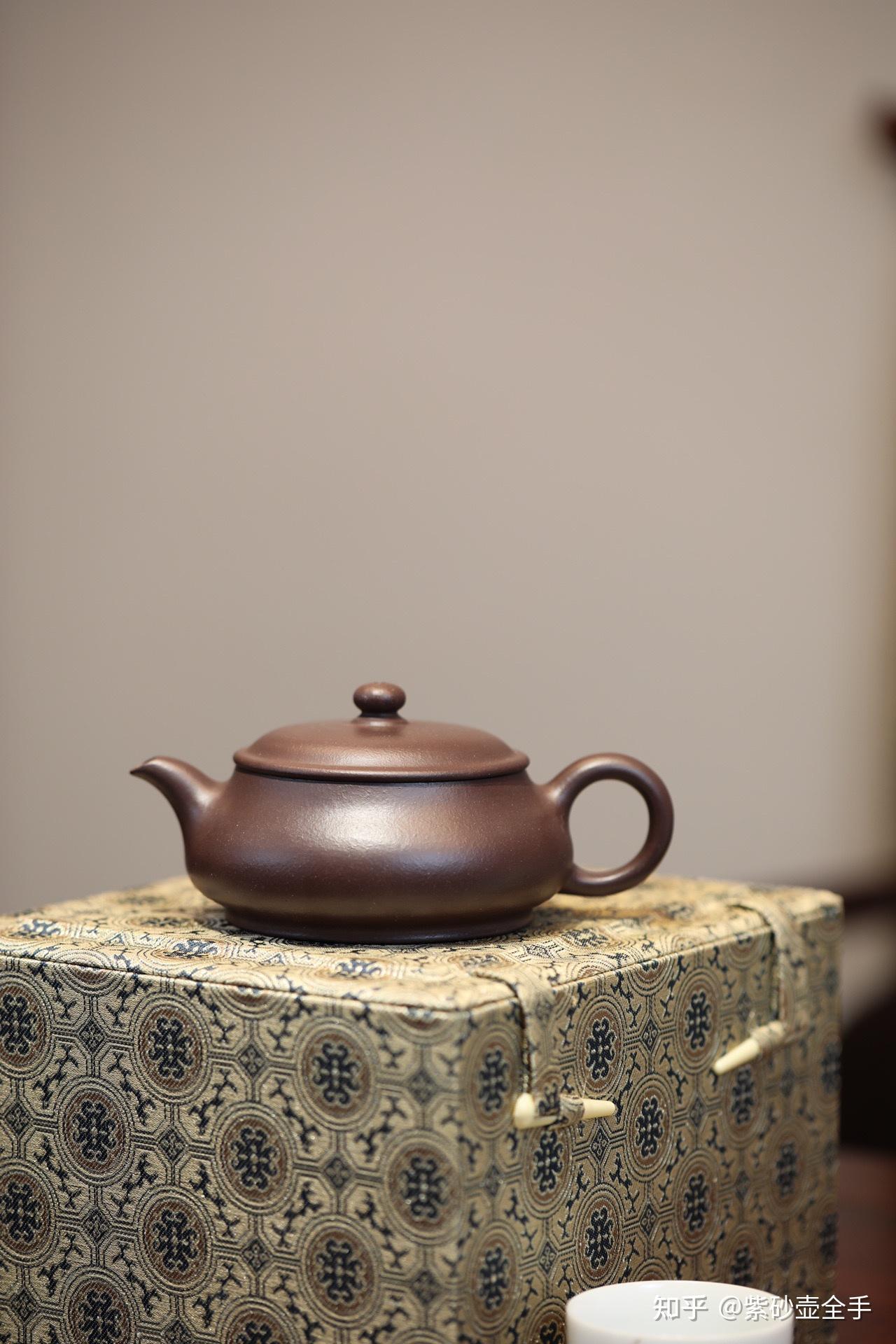 紫泥壶:平盖莲子,明炉,自在汉瓦,大蕴虚扁,掇只 - 知乎