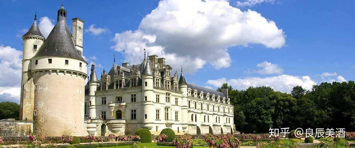 白马酒庄坐落于法国圣达美隆法定产区,是圣达美隆区同一家拥有最长