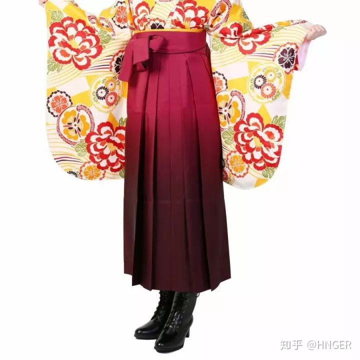 诞生时间比民国旗袍长不了多久的和服女袴行灯袴