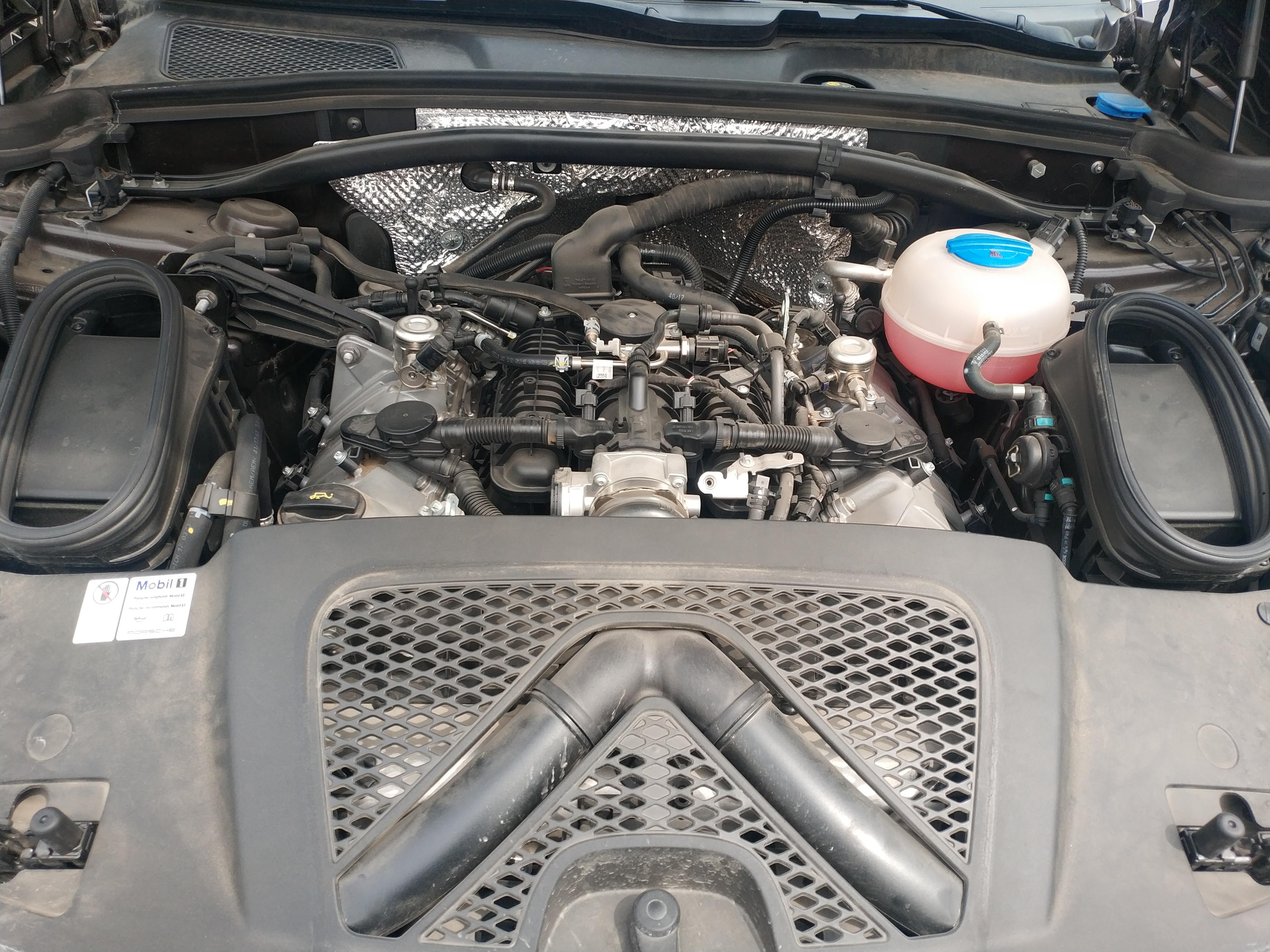 为什么二手保时捷macan居然要卖80万?车主:不懂车就不要讲话!