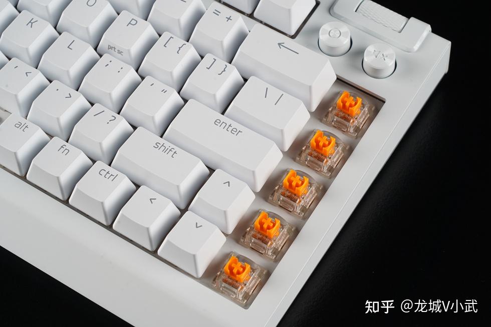 内部采用了gasket结构,并选用fr4(玻纤)材质定位板搭配poron垫片支撑