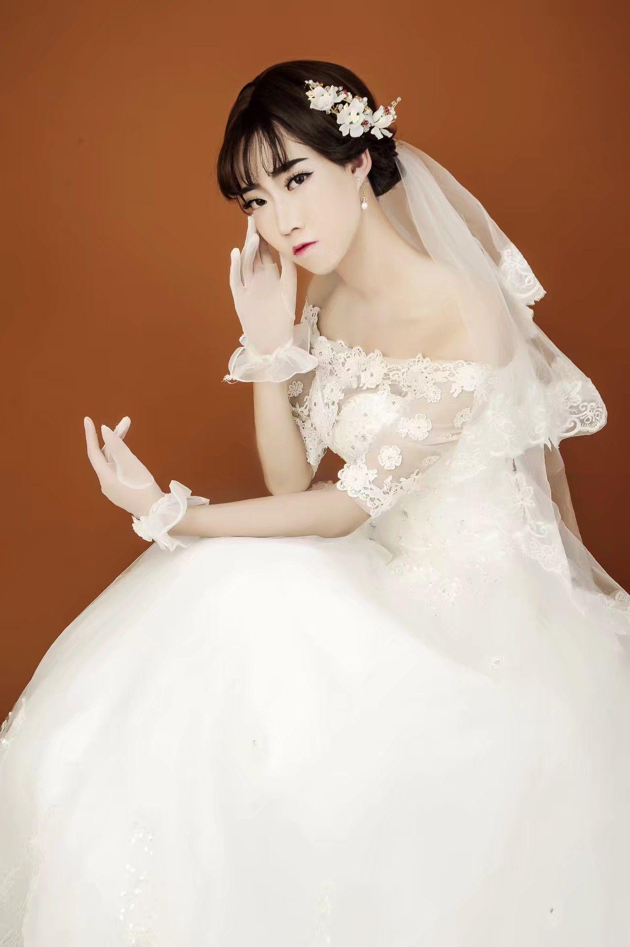 男生穿婚纱拍照是一种什么样的体验?