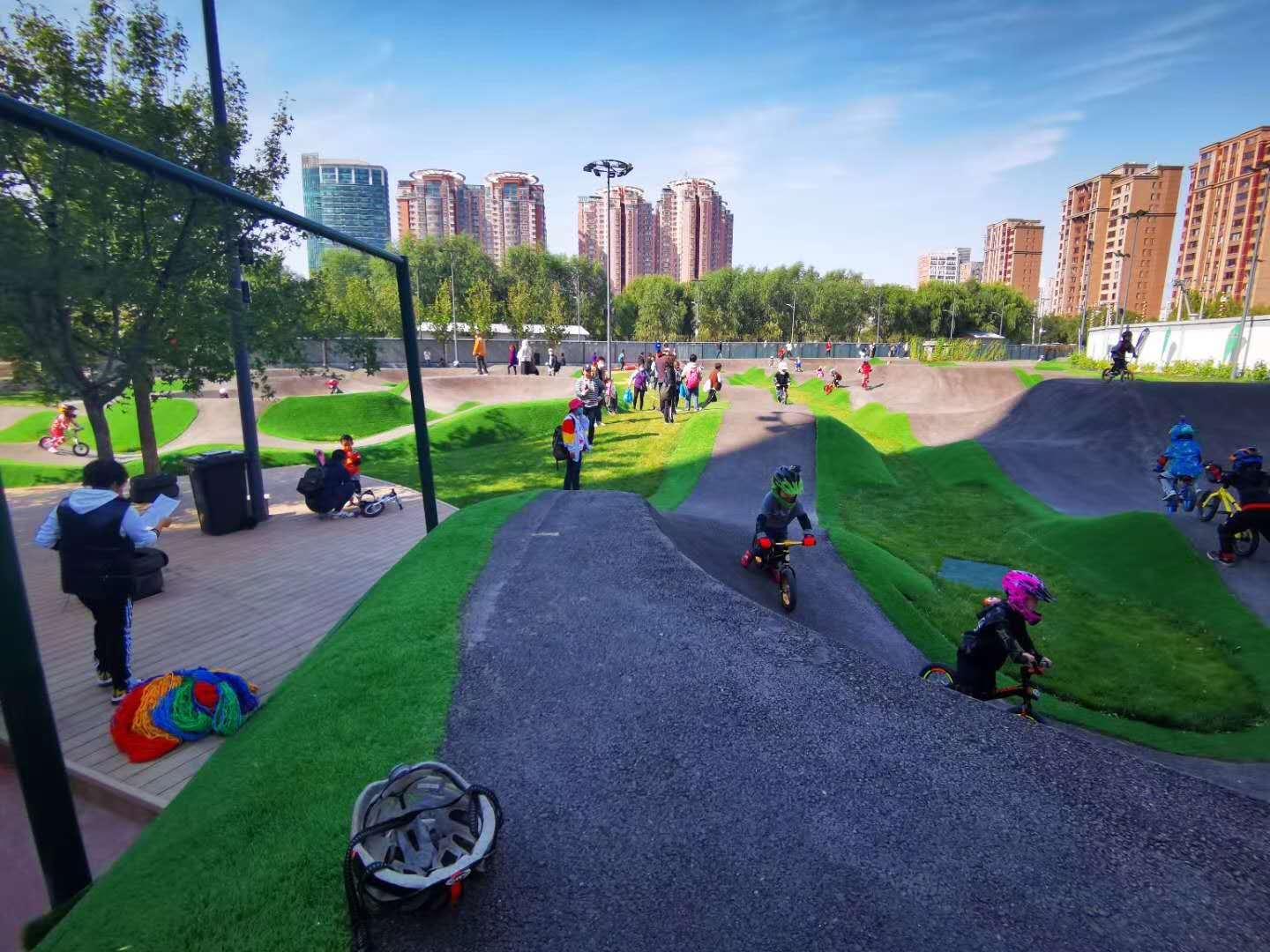 儿童平衡车有没有适合的骑行的场地啊我们买了一辆小puky还没骑过想求