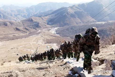 冒着历史性的亚洲极寒,503位高管集体登上灵山多人冻伤