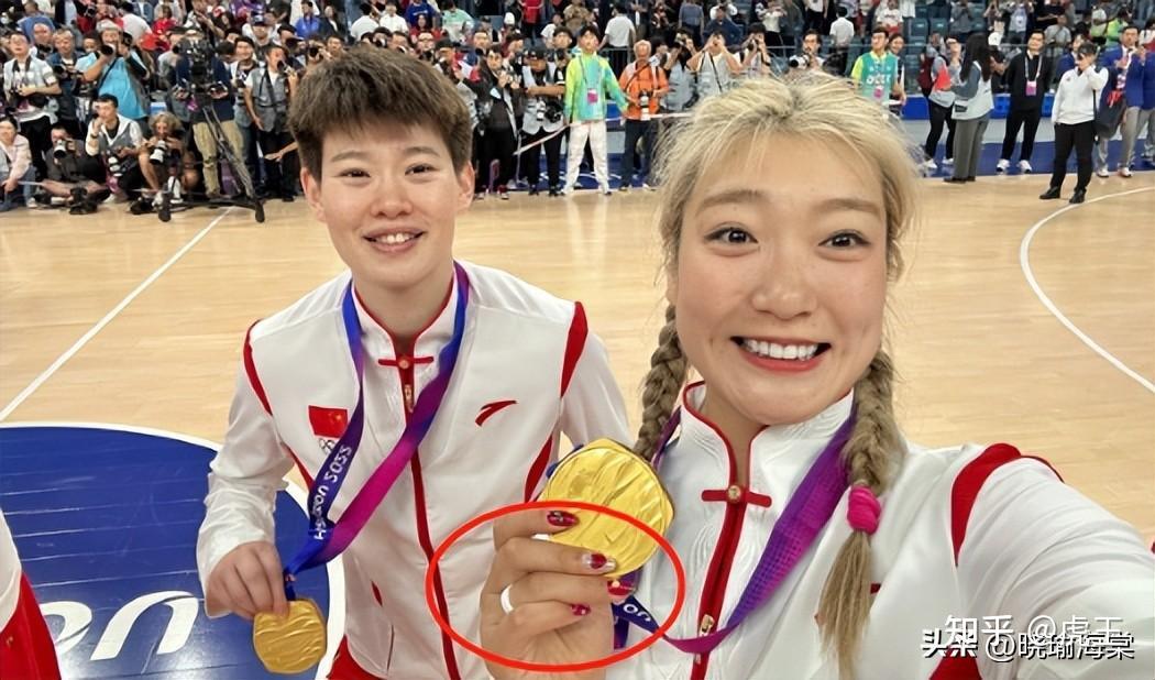 露出纹身霸气十足吴艳妮全国大奖赛预赛8秒19第一力压夏思凝