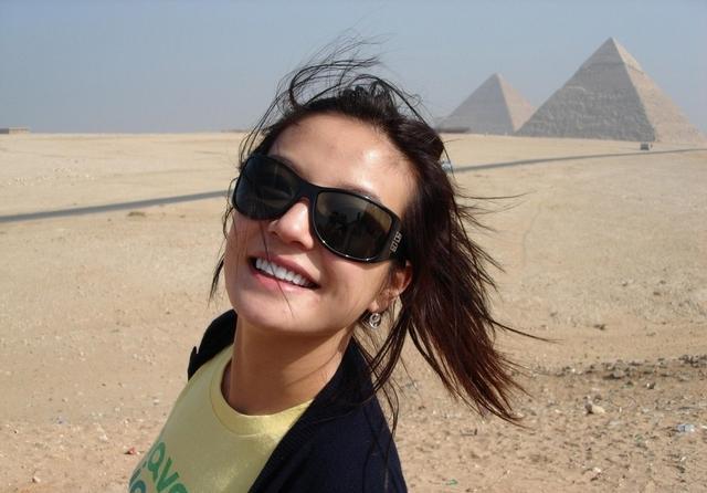 娱乐圈都有哪些女烟鬼,最后一个让人大跌眼镜,实在是很难接受!