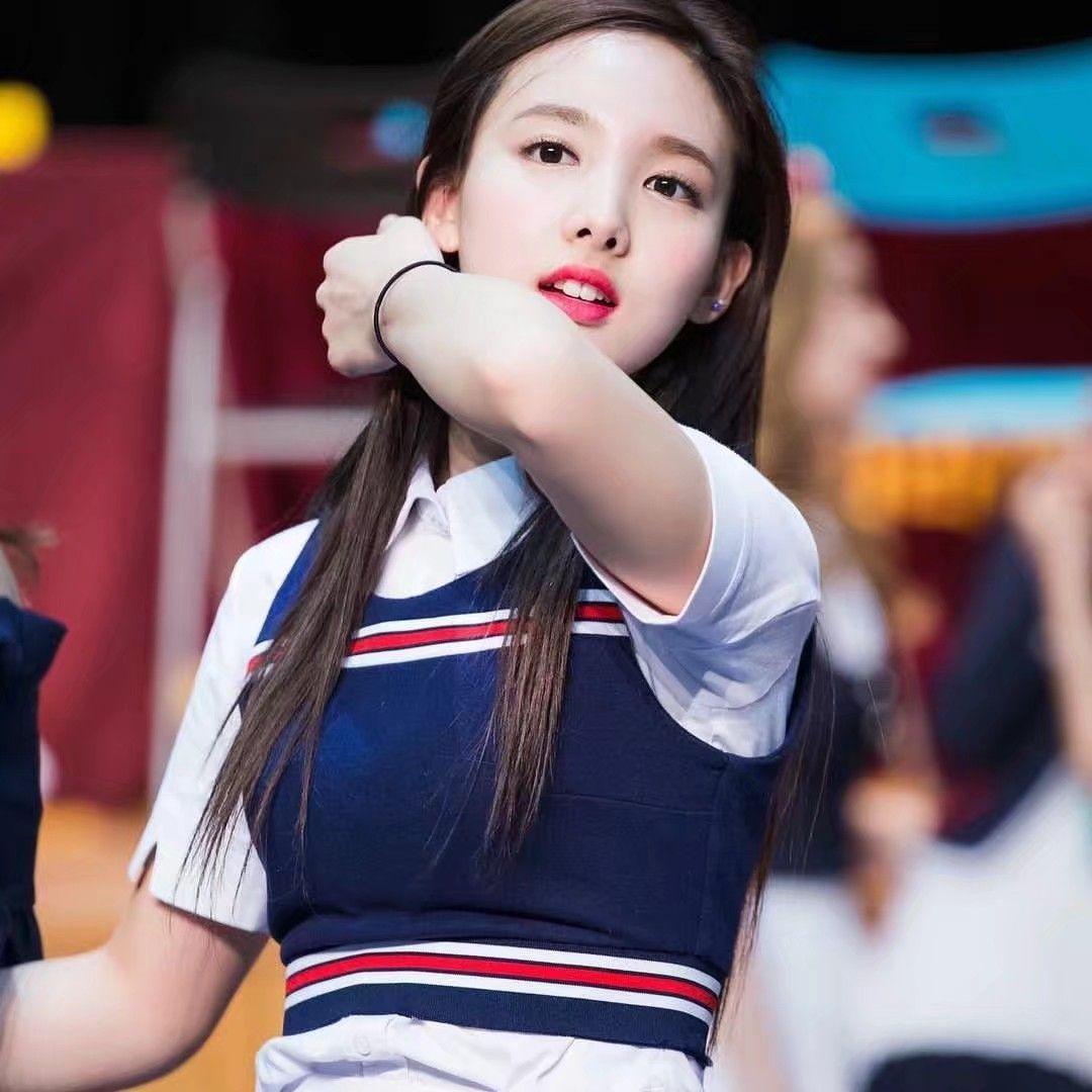 如何评价twice成员林娜琏? - 知乎