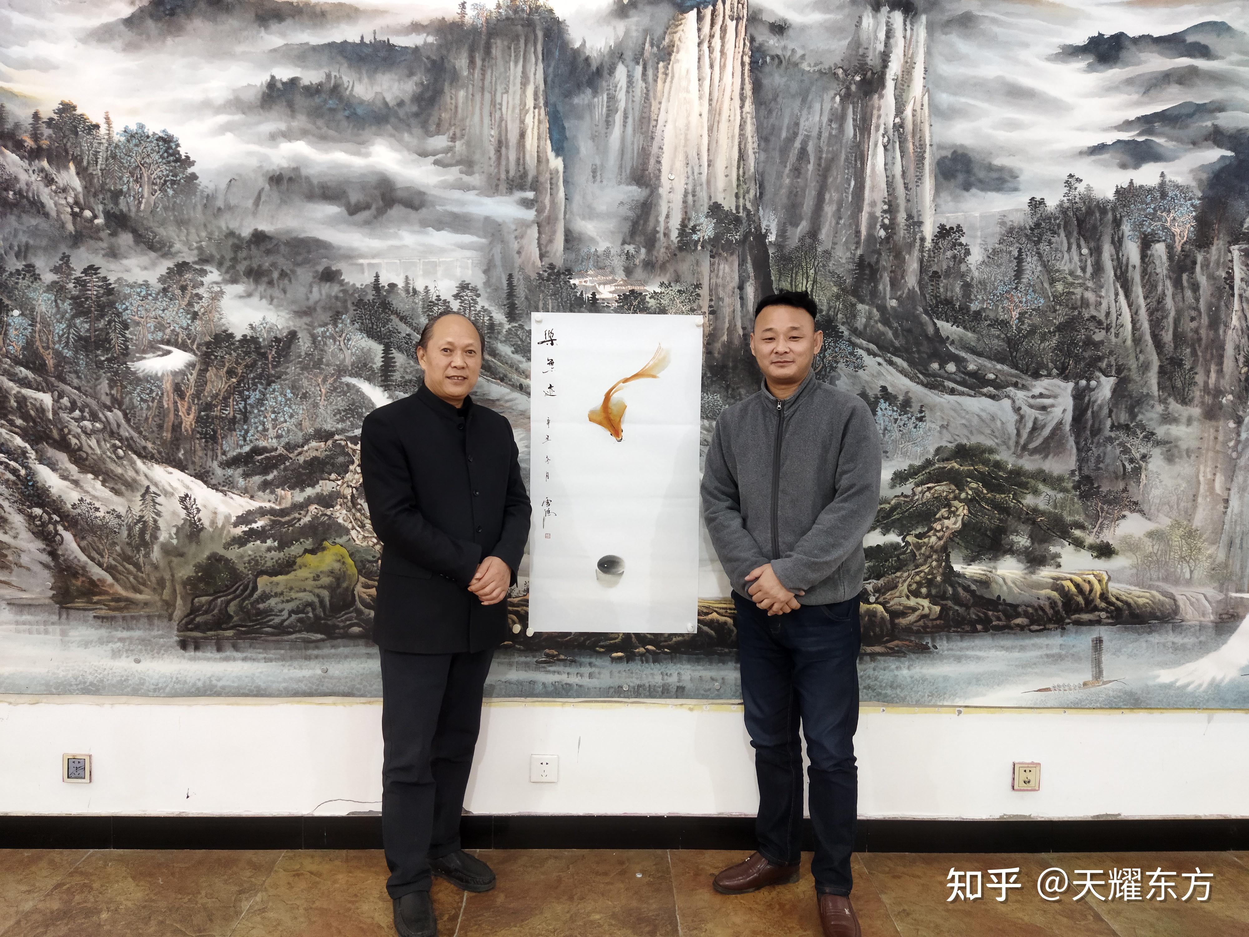 雪鸿先生好客,在宋庄是有口皆碑,所以来雪鸿艺术馆拜访的客人总是隔三