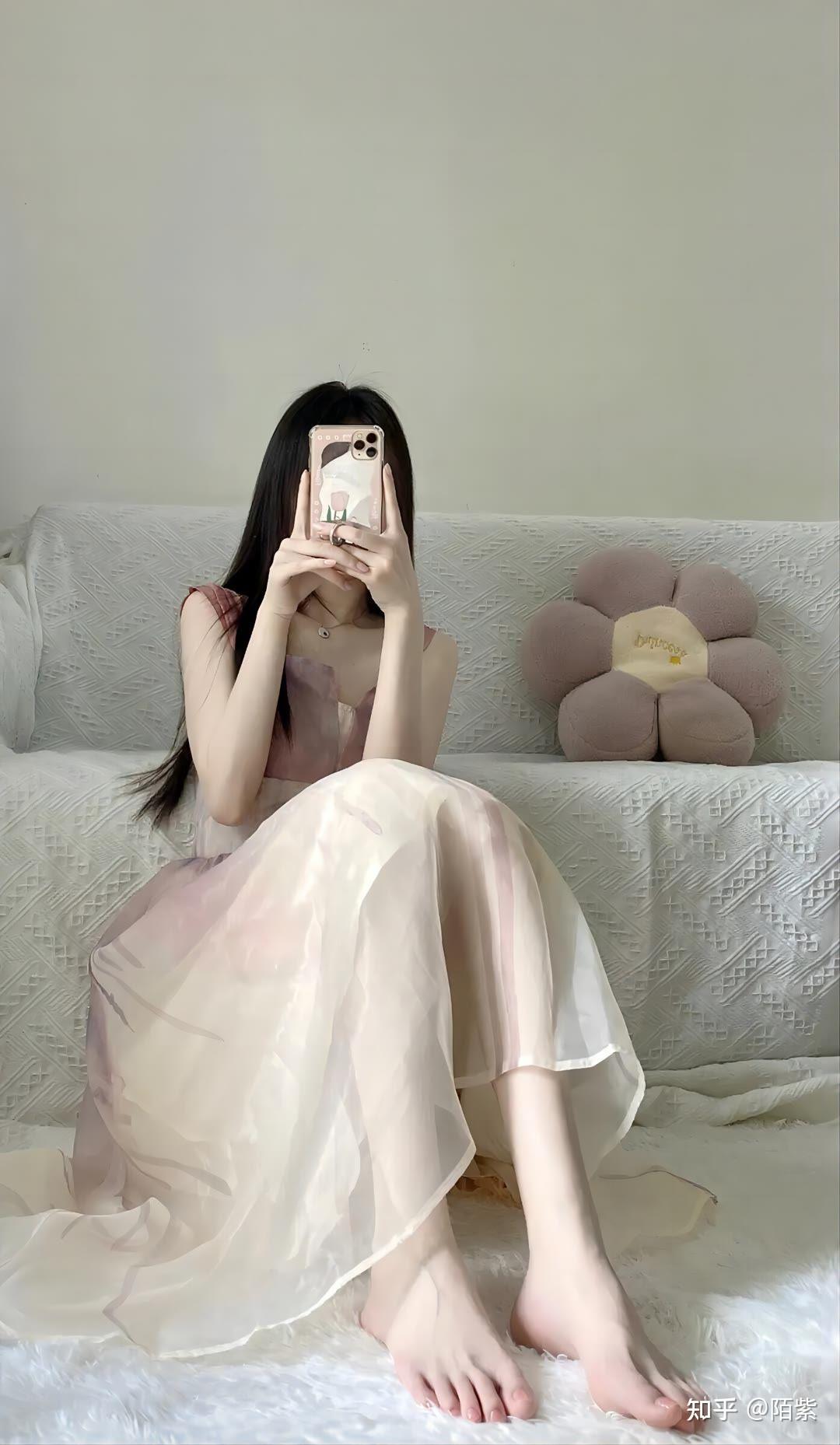 光脚小姐姐有多美? - 知乎