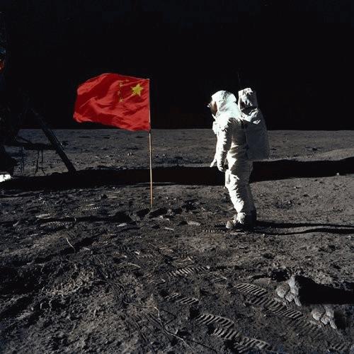 值得铭记的,这一天是宇航员杨利伟首次搭乘飞船成功进入太空的日子