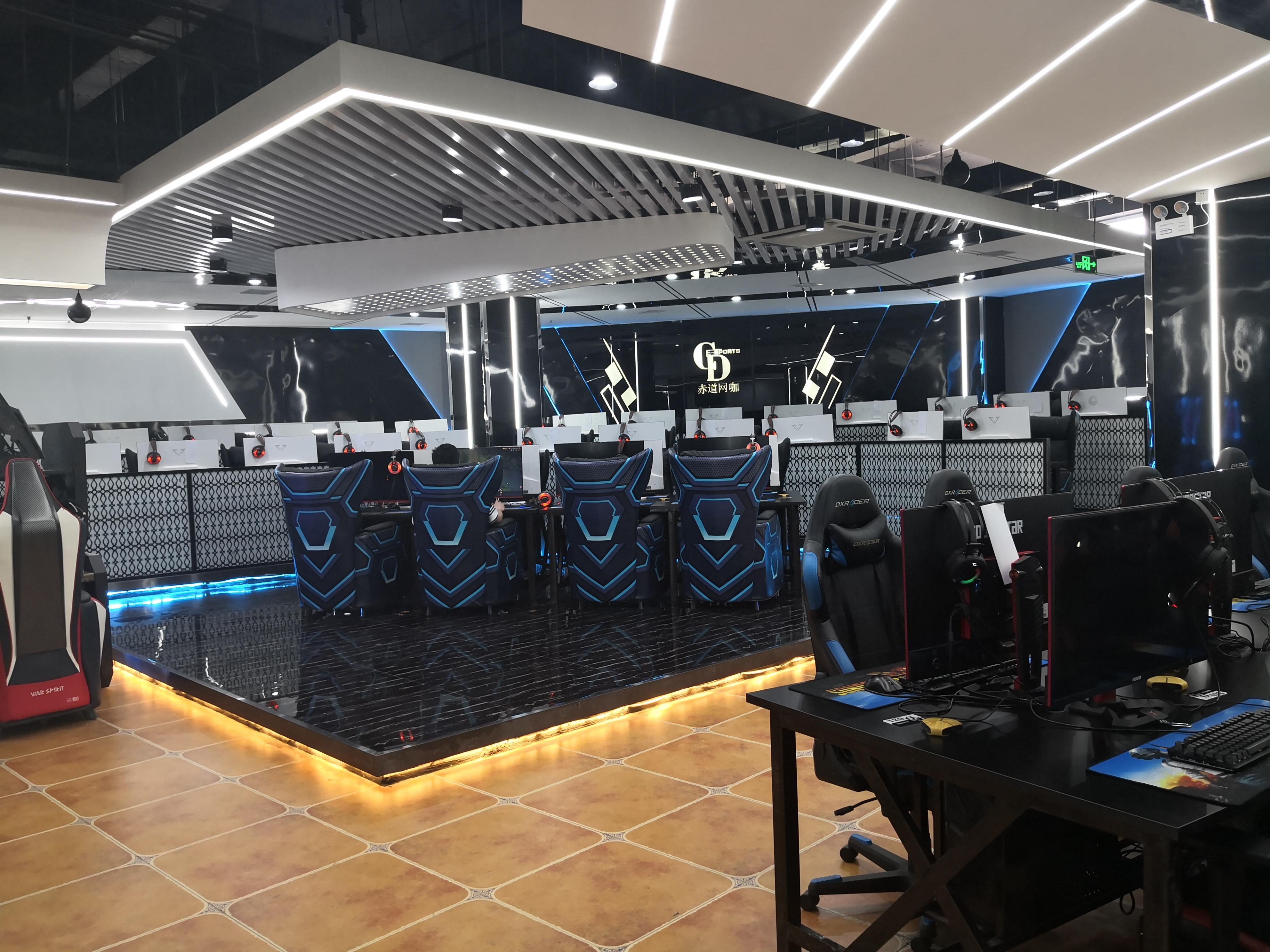 全西安最大气磅礴的电竞网咖视觉盛宴网吧电竞馆装修设计