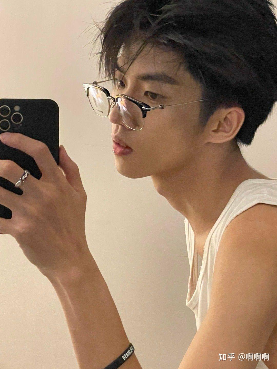 抖音里有哪些让你眼前一亮的帅哥? - 知乎