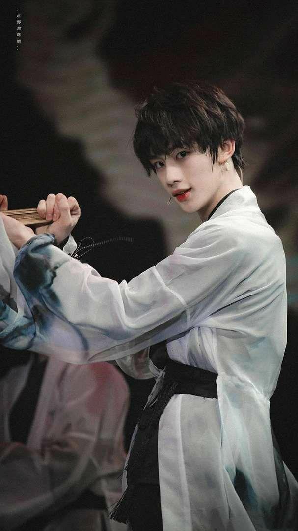 跪求tnt时代少年团无水印高清少见的照片