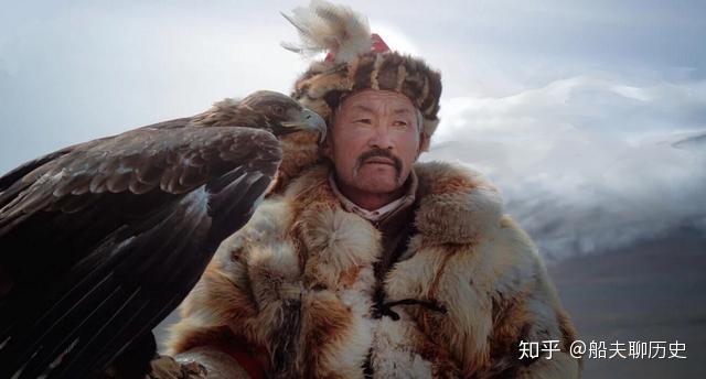 最稀有的白狐皮一度还是古代帝王的专属物品,此外还有著名的貂皮,狼皮