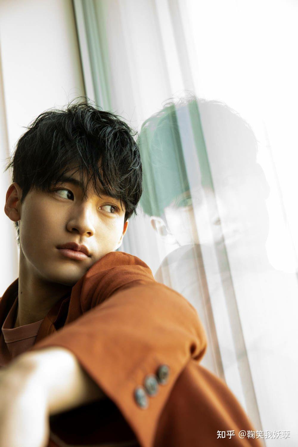 可以分享一下冈田健史的图片吗当壁纸的那种