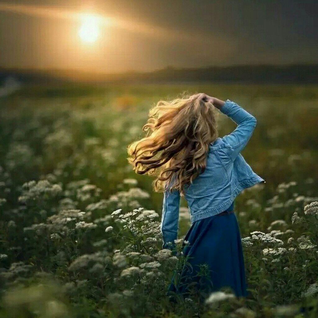 有没有那种背影的手机壁纸,展现出很孤独但又很洒脱的样子? - 知乎