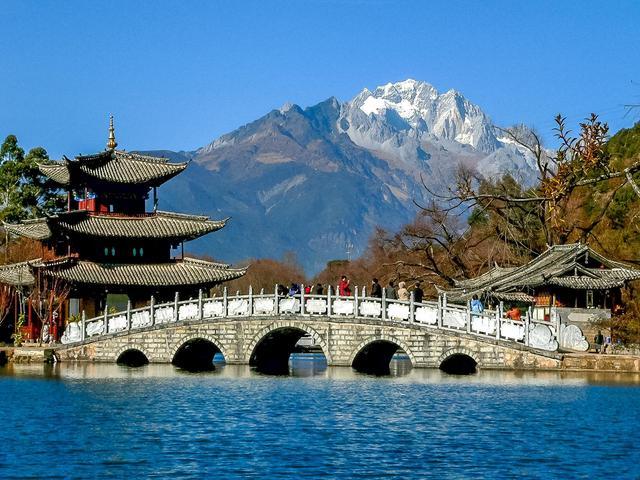 云南丽江有很多小众景点黑龙潭就是其中一个这里风景超美