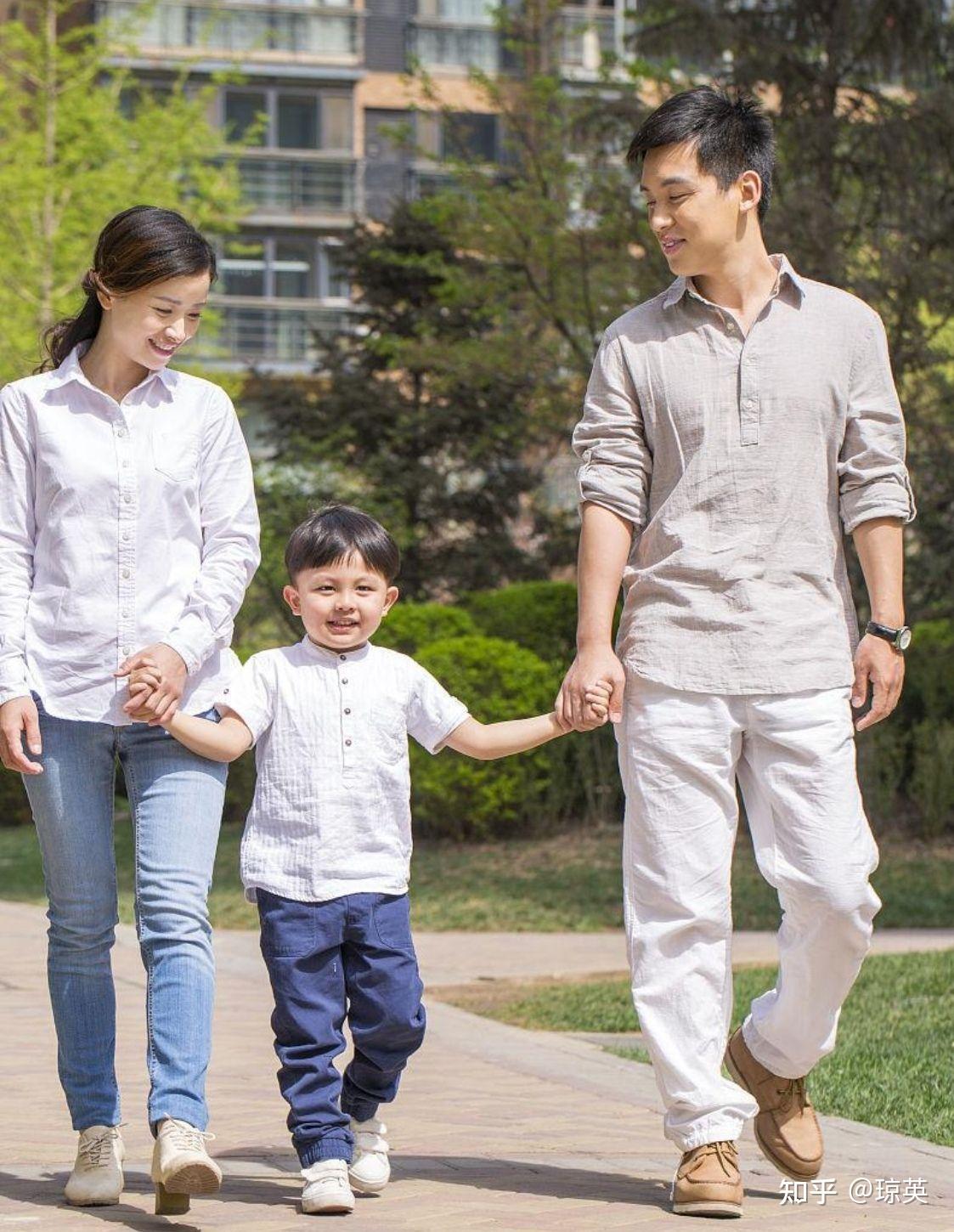 怀孕2月的遗孀问: 老公意外死亡,对方父母跪求把孩子生下来,该怎么办?