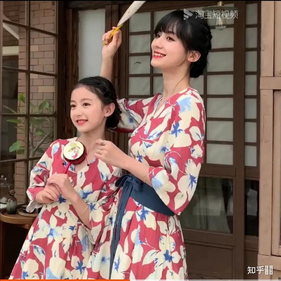 如何评价裴佳欣和刘楚恬的颜值