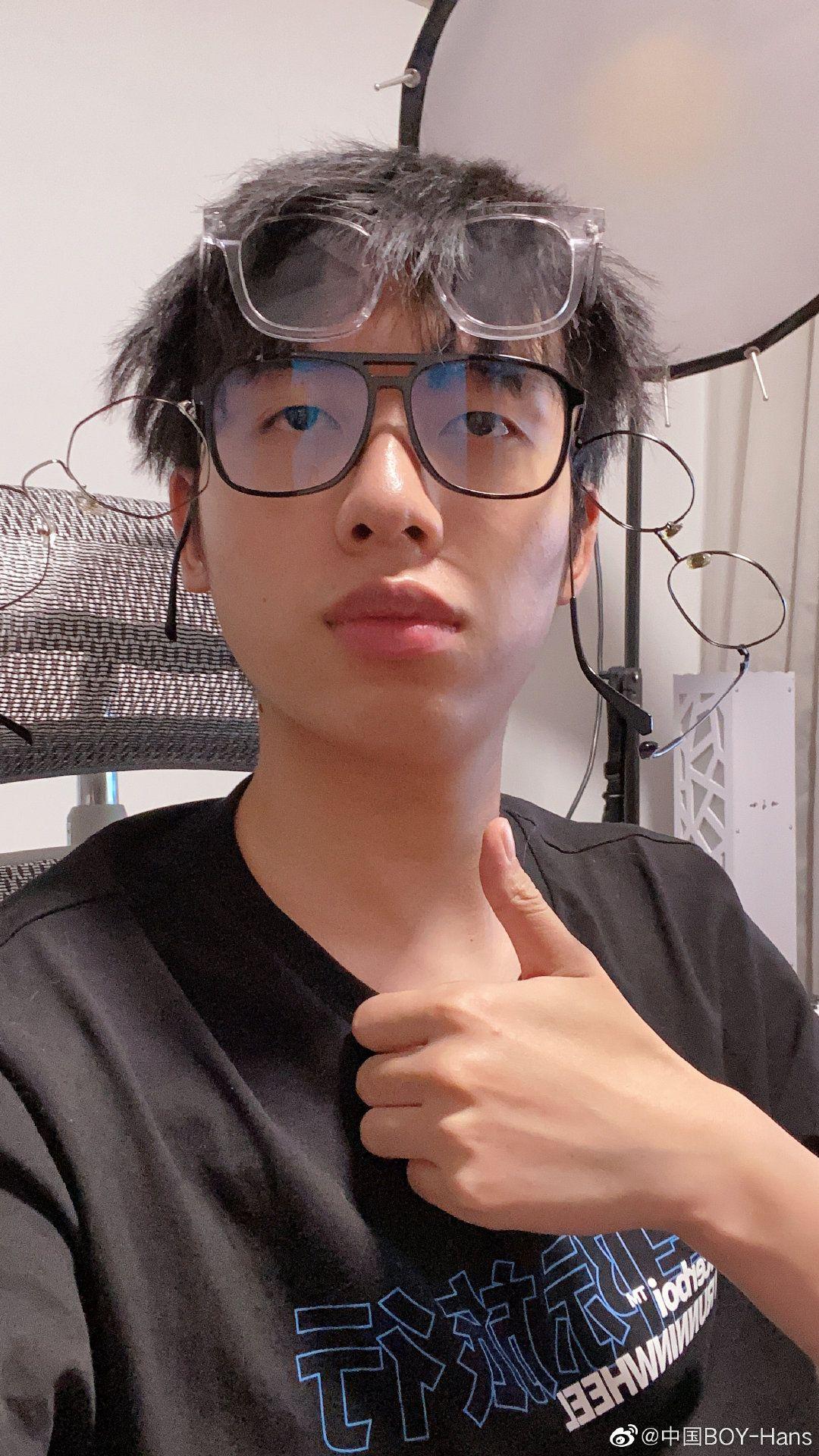 b站的up主中国boy是不是越来越帅了