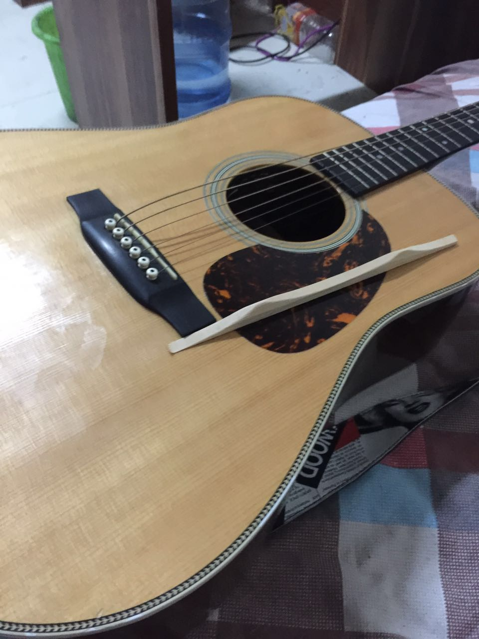 吉他琴枕稍微裂开该怎么修复