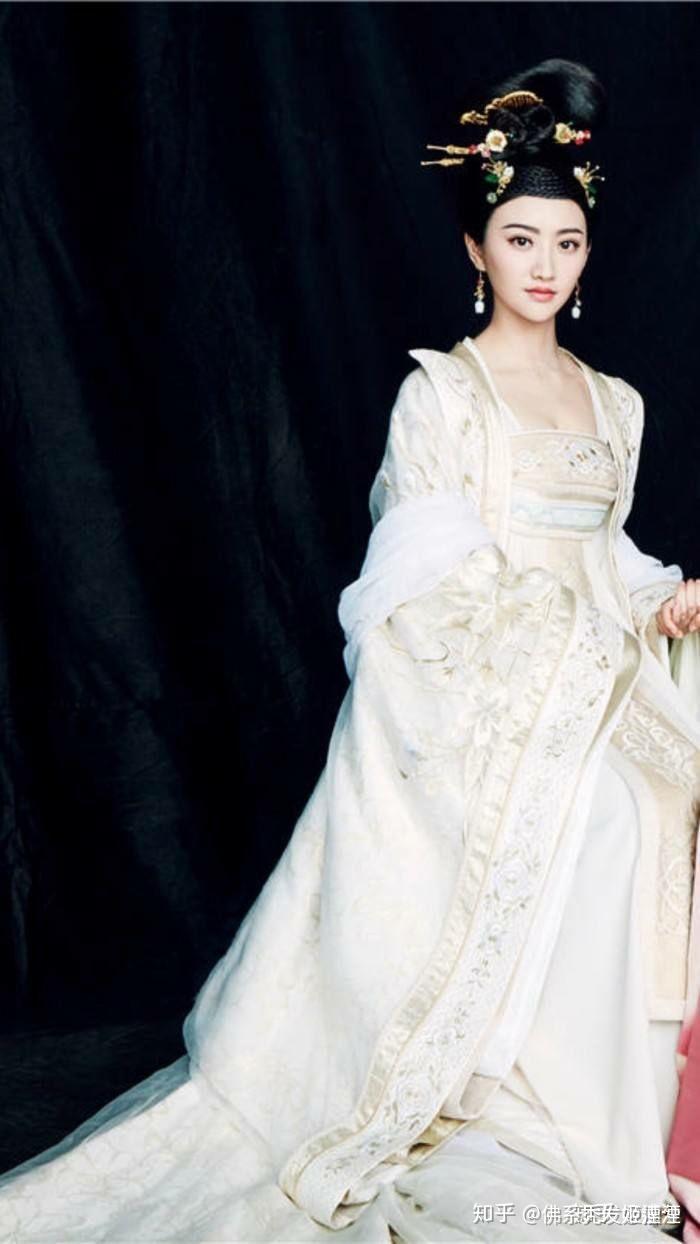 有没有绝美古装剧造型及服饰截图分享?