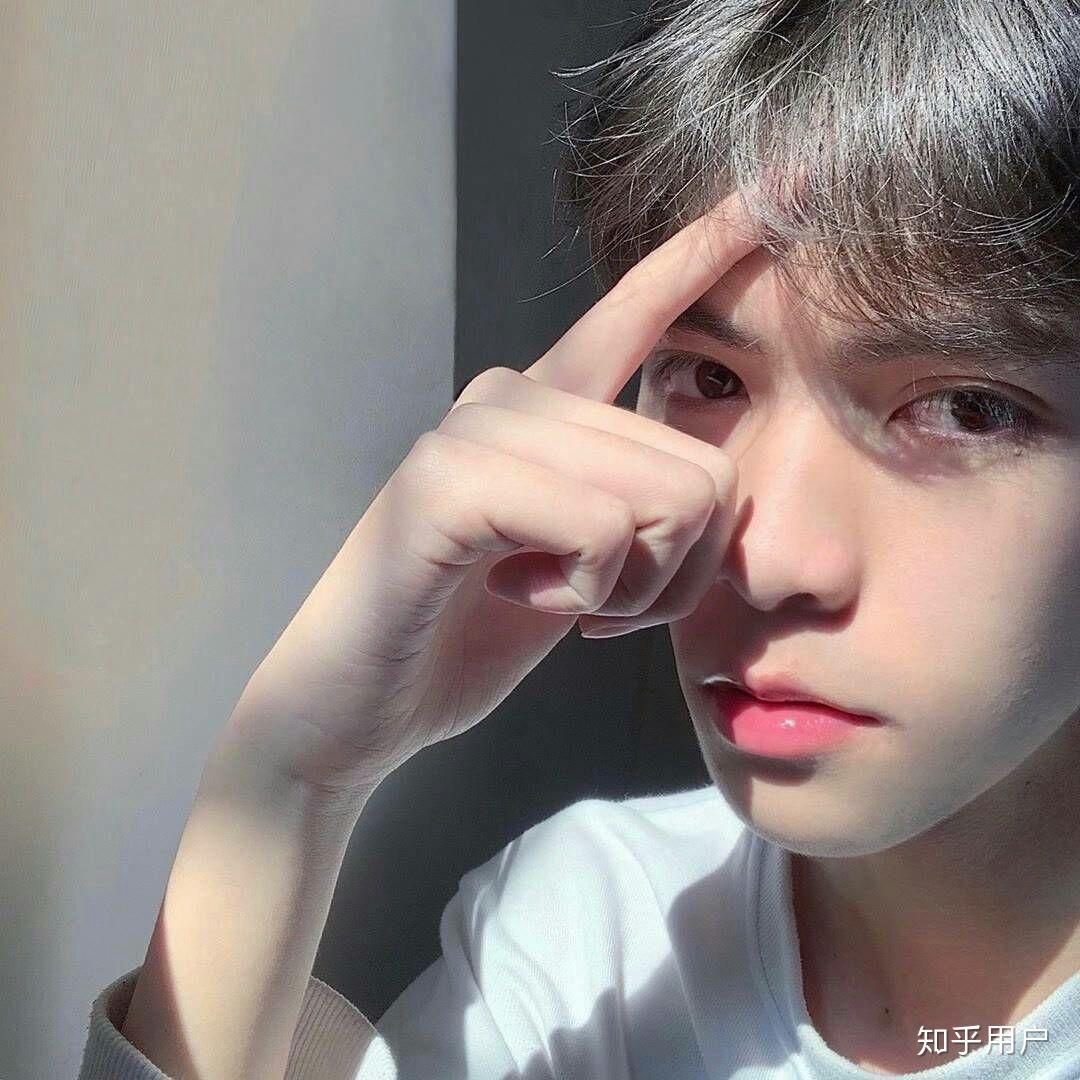 晒出你们学校最好看的男生的照片,跪求? - 知乎