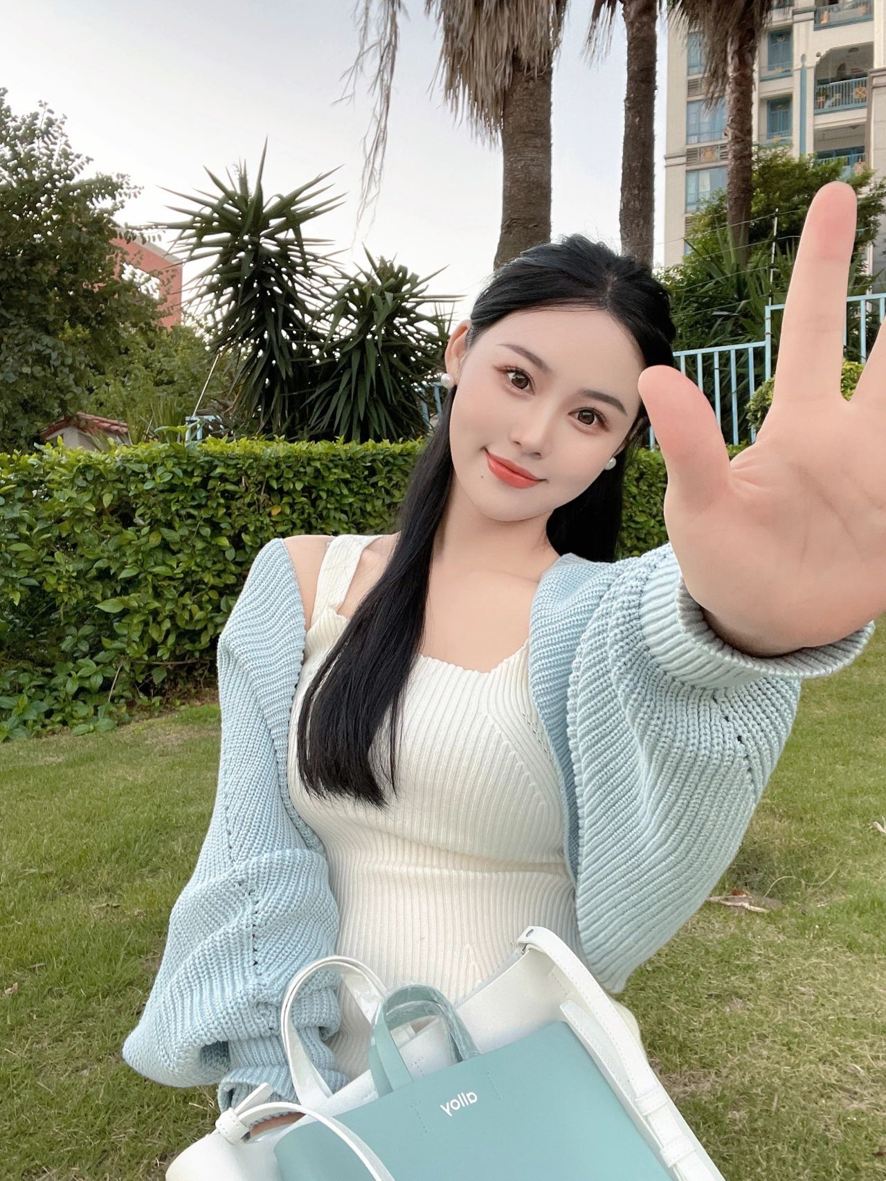 女大学生的穿着就应该朴素吗