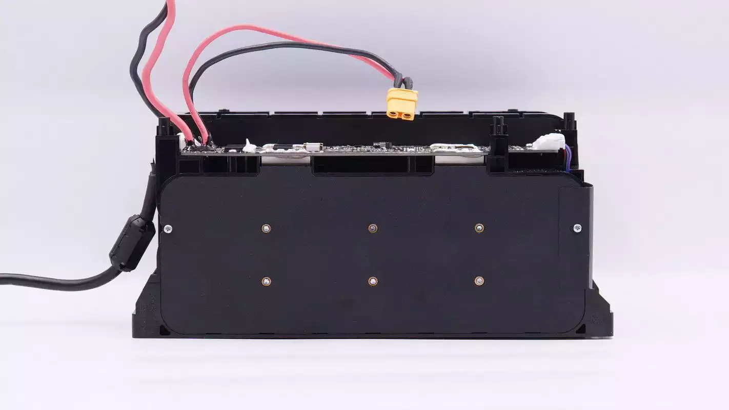 拆解报告:UGREEN绿联600W便携户外电源GS600 - 知乎