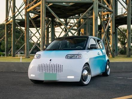 渐变车膜加上超低离地距离,欧拉白猫改装全过程!