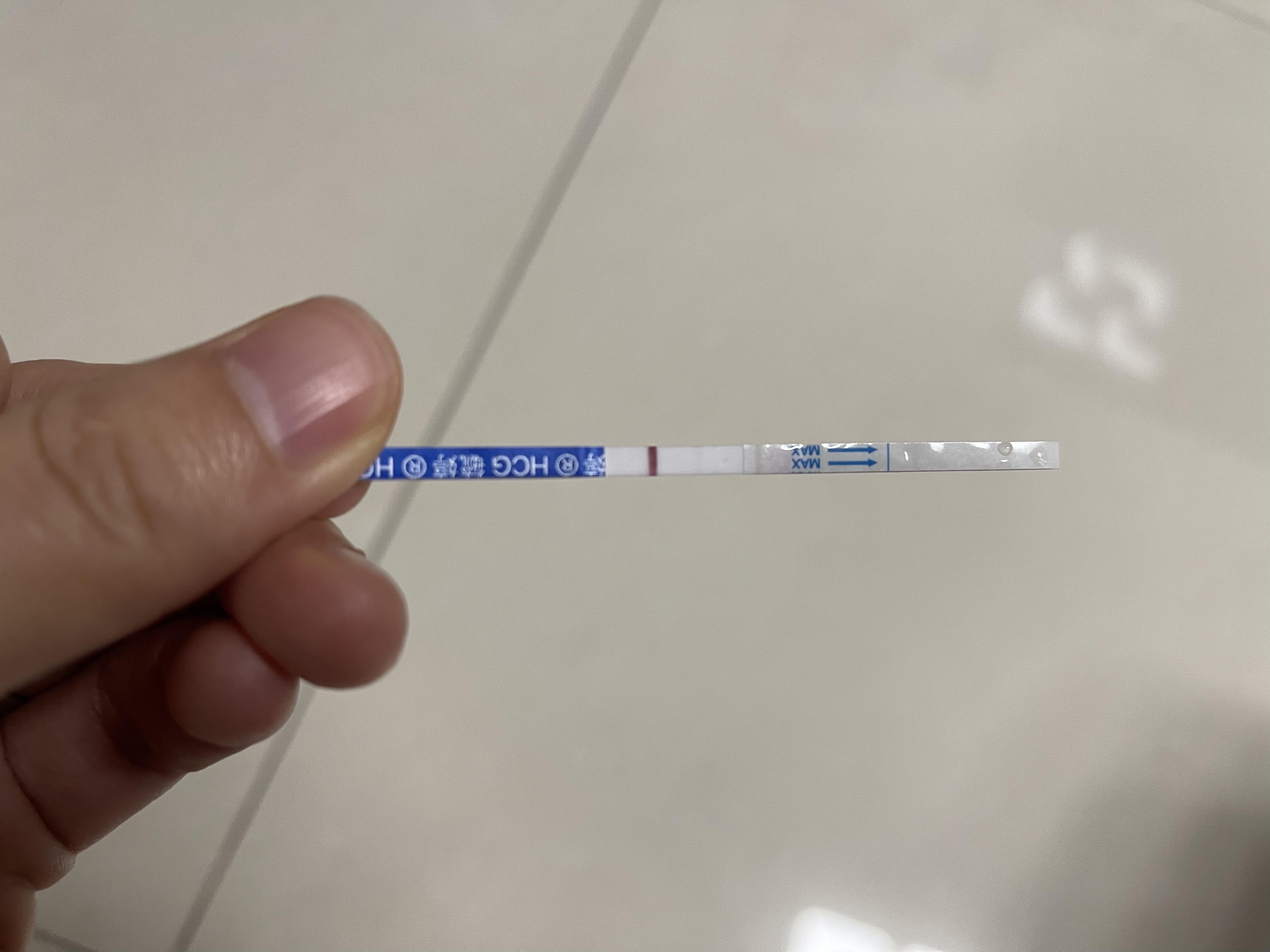 早孕试纸上有一条浅的几乎看不见的红色,是怀孕吗? - 知乎