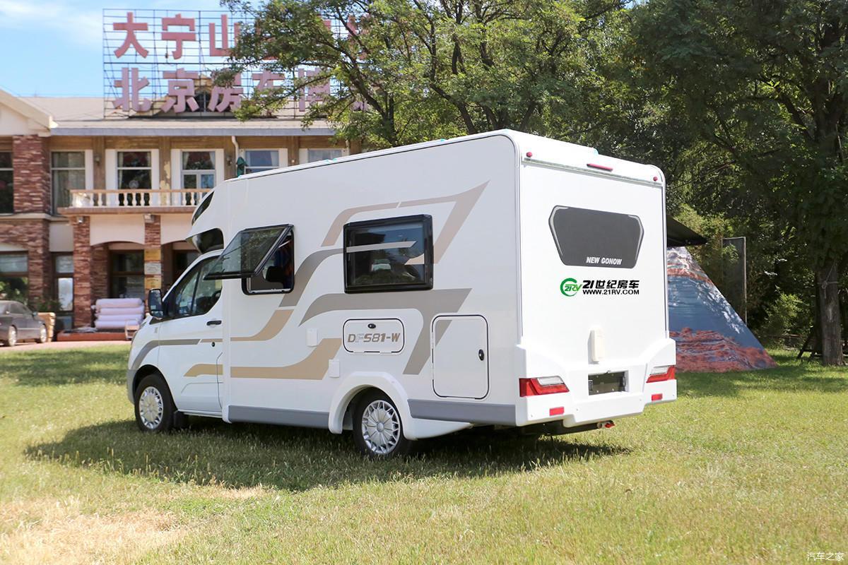 首发398万元隆翠2号福特t型房车亮相北京国际房车展