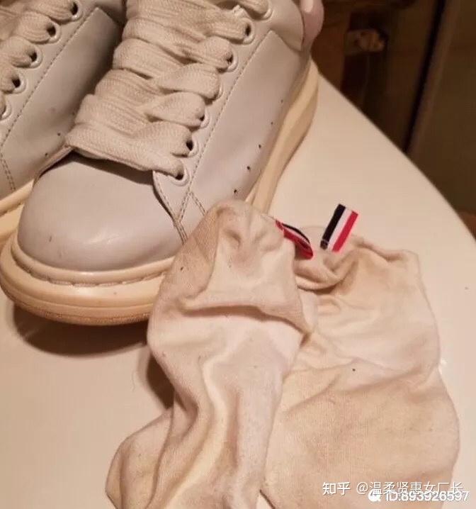 女生脚特别臭怎么办啊