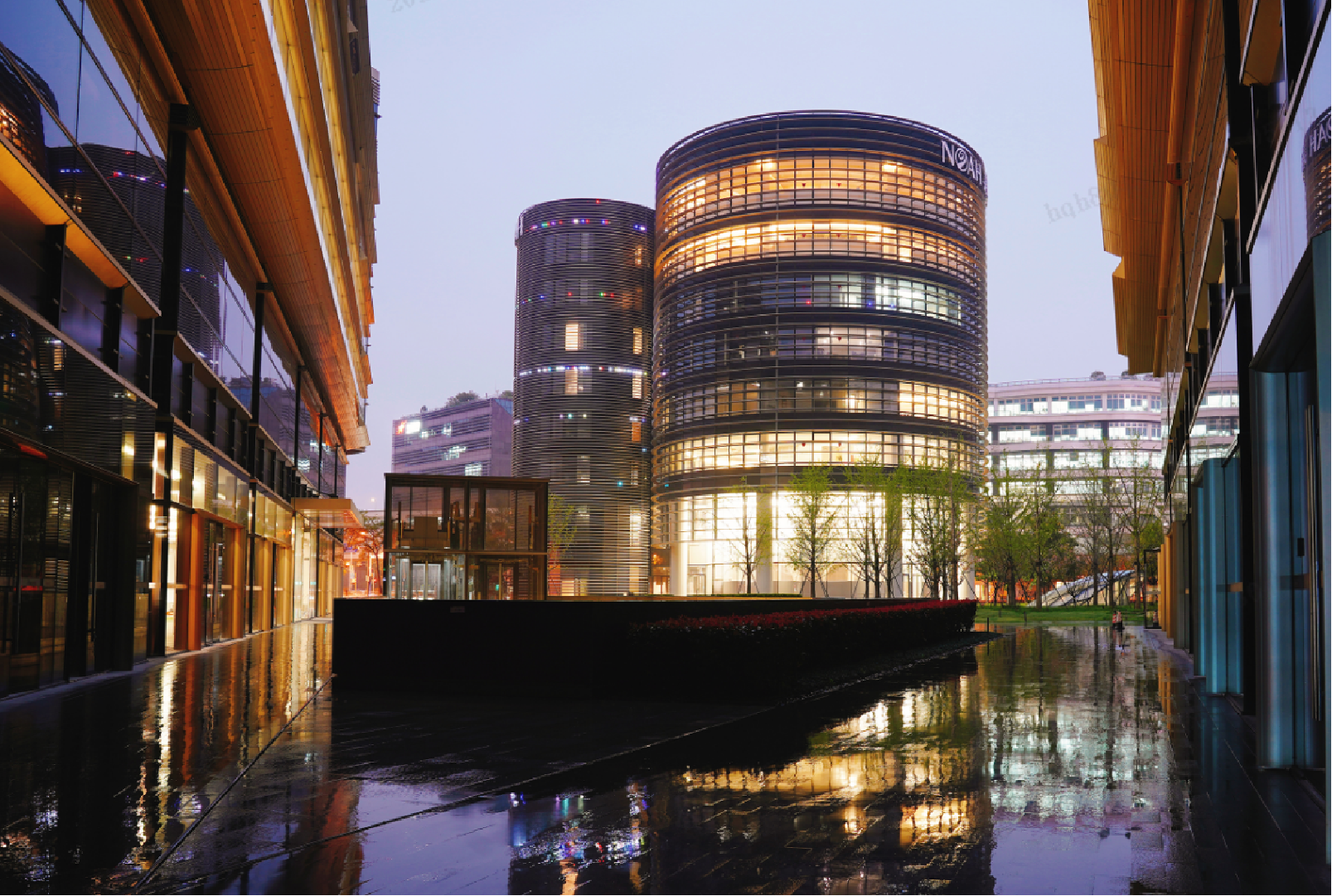 诺亚财富中心n 除此之外,诺亚还精心为客户准备了n 私享会,邀请了著名