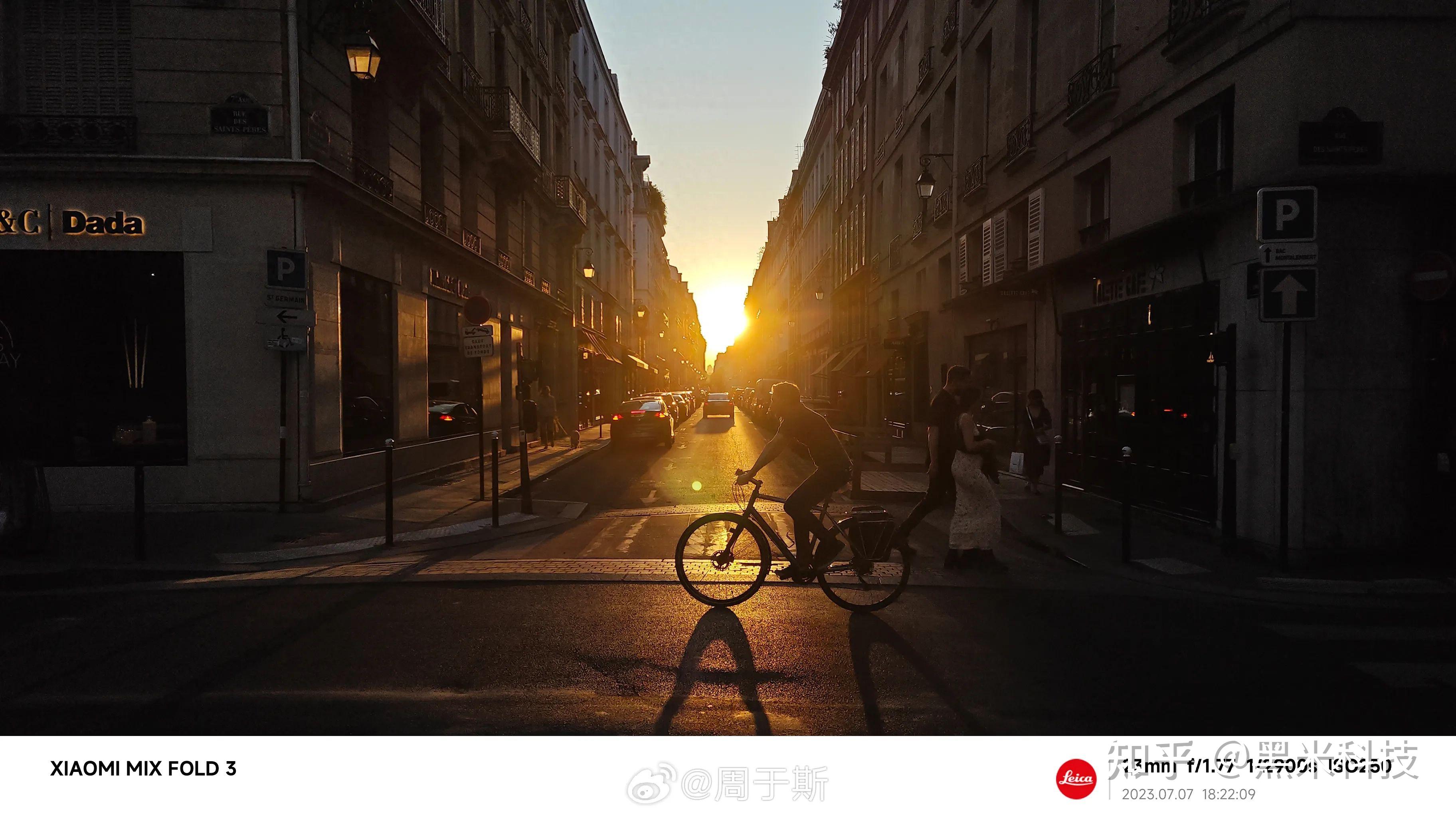 自研技术的加持小米mixfold3推动折叠屏革新假期游玩好搭档