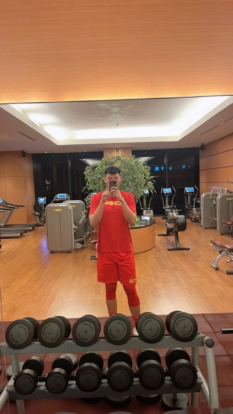 赛后,范子铭更新了个人微博.