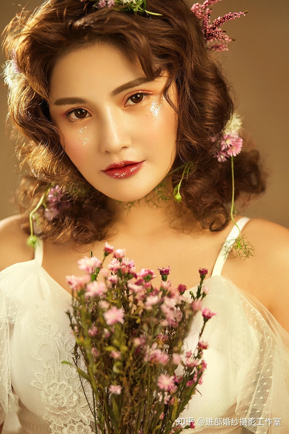 有好看的新娘婚纱照妆容吗,可以分享一些吗? - 知乎
