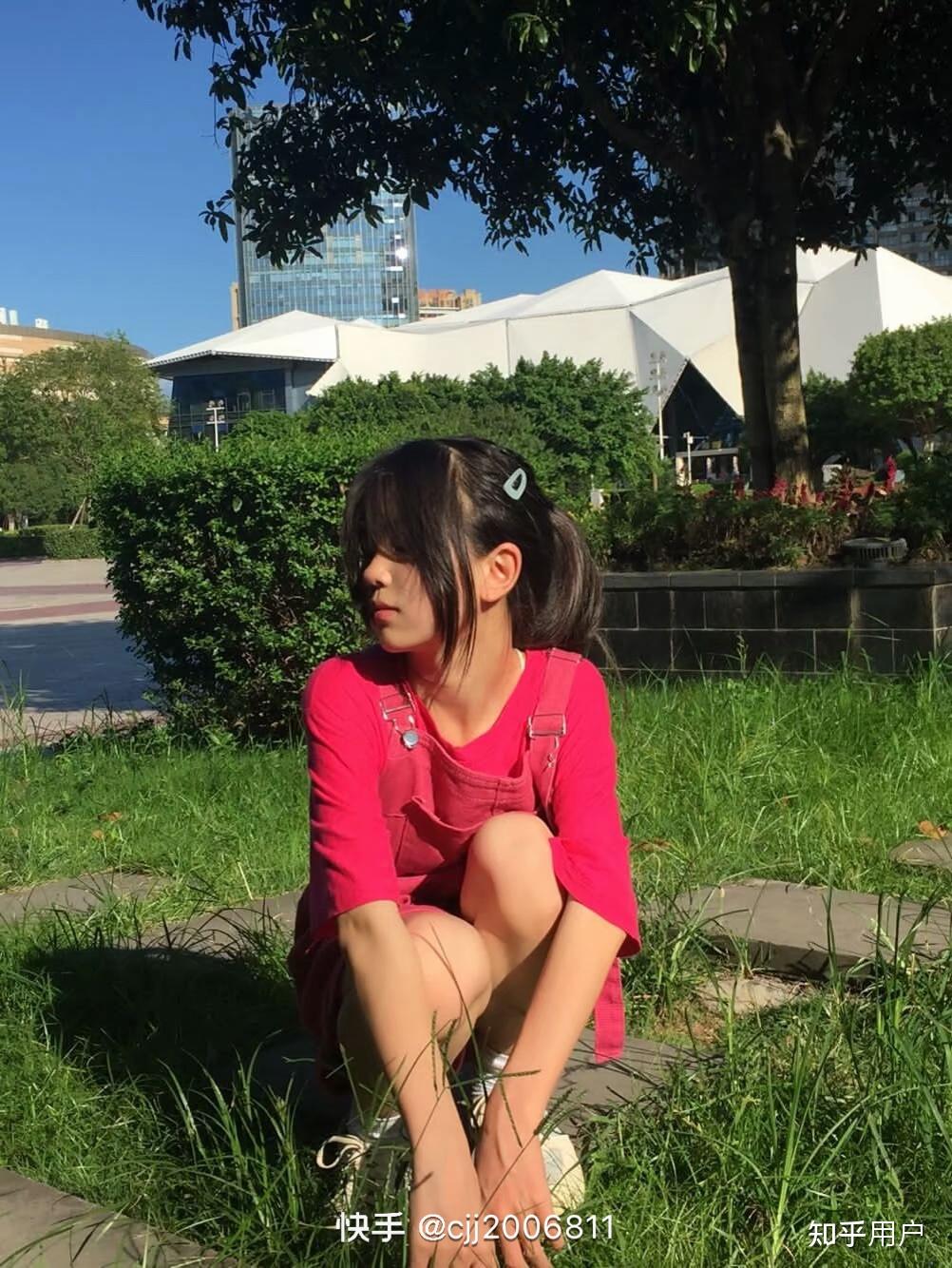 如何评价快手佳佳今天也很困的颜值