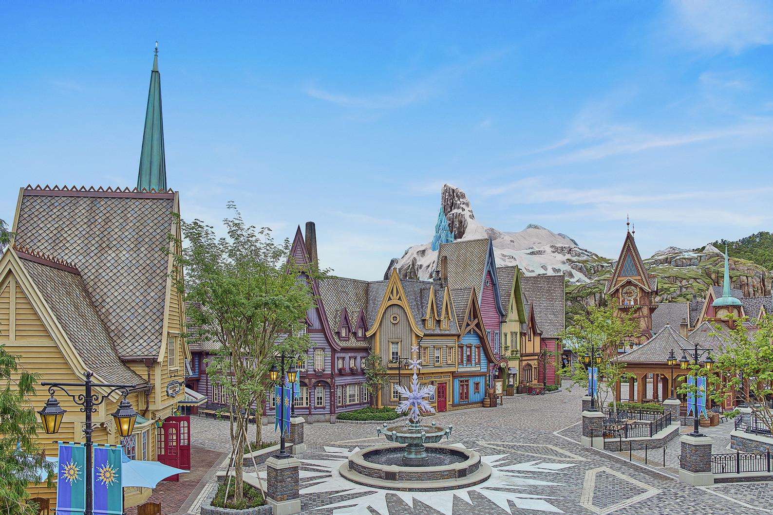 在香港迪士尼乐园魔雪奇缘世界庆祝夏雪节吧