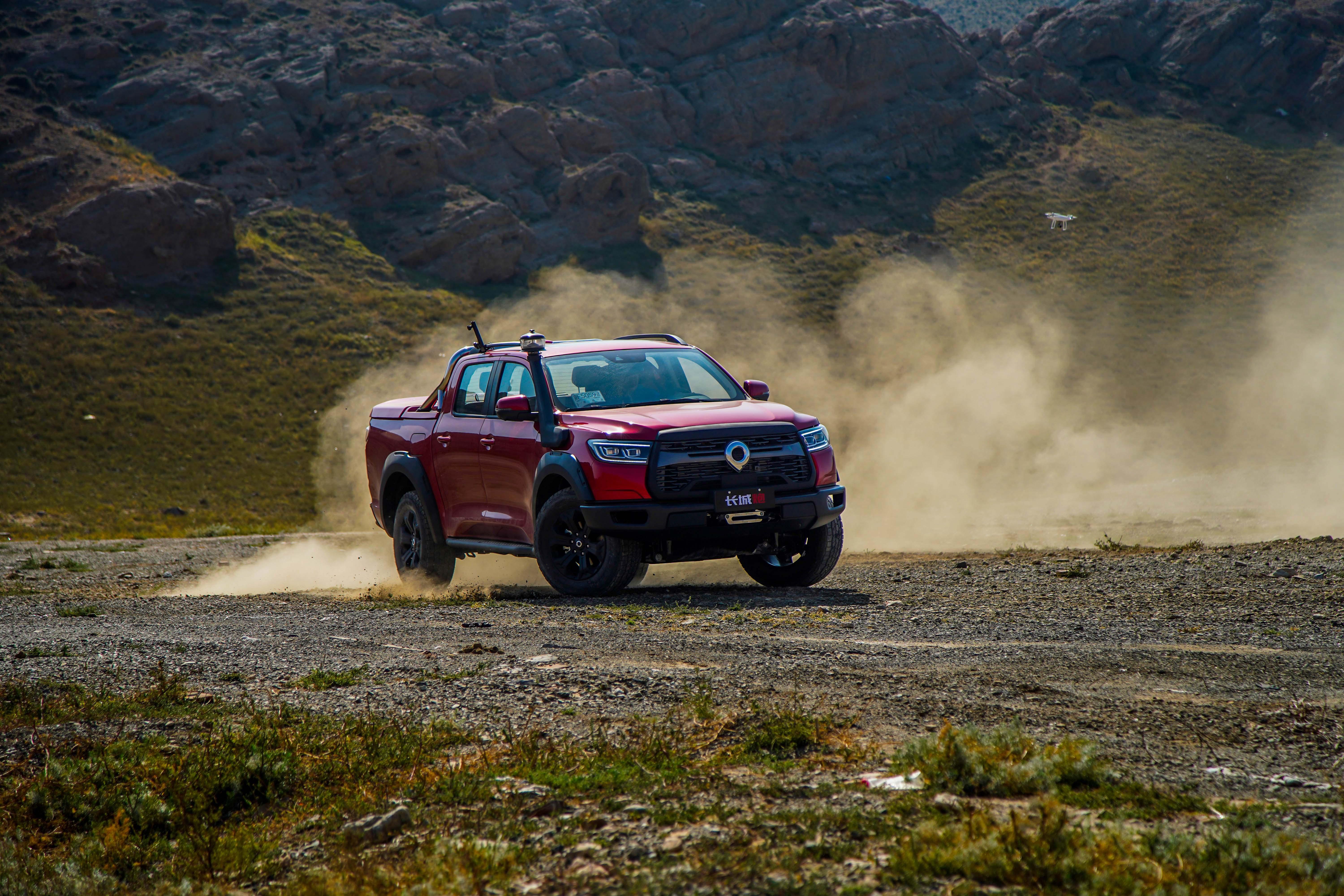 长城炮越野版亮相4月上市,出厂自带绞盘,配「三把锁」
